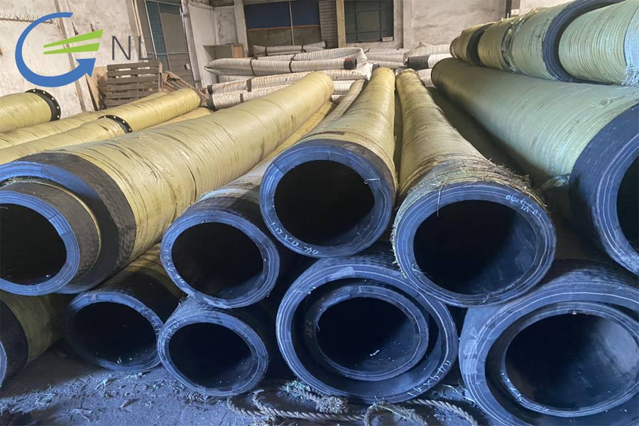 ung-dung-cua-ong-cao-su-hut-cat