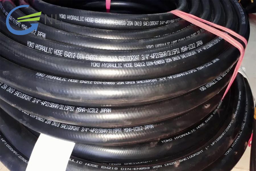 ung-dung-thuc-te-cua-ong-cao-su-loi-thep