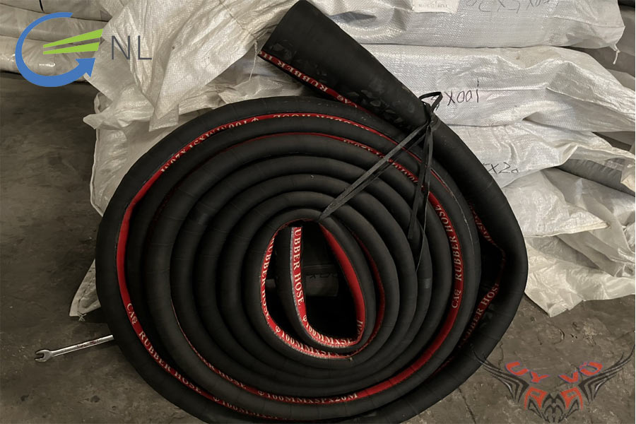 ung-dung-thuc-te-cua-ong-cao-su-mem-dan-nuoc-bo-vai