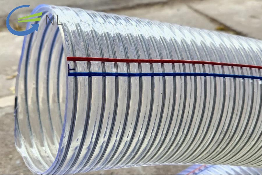 ung-dung-thuc-te-cua-ong-nhua-mem-pvc-loi-thep-id64