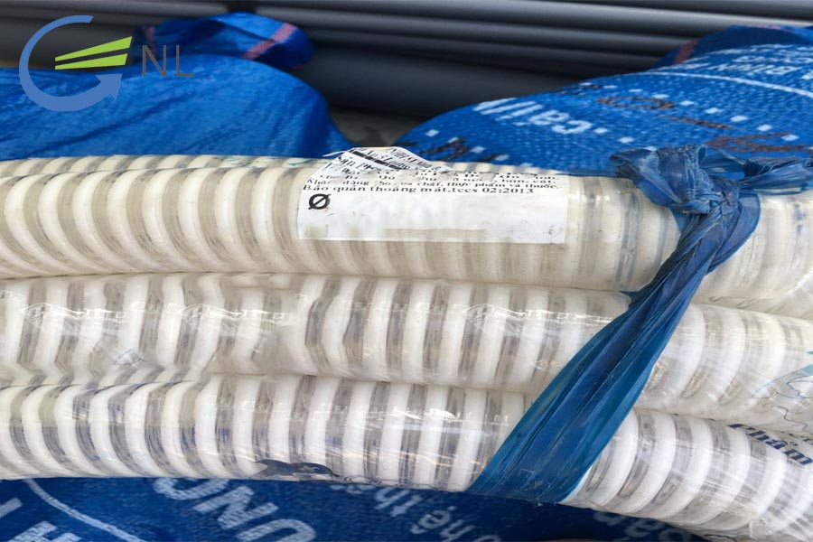 cau-tao-cua-ong-gan-nhua-pvc-co-trau-phi-40