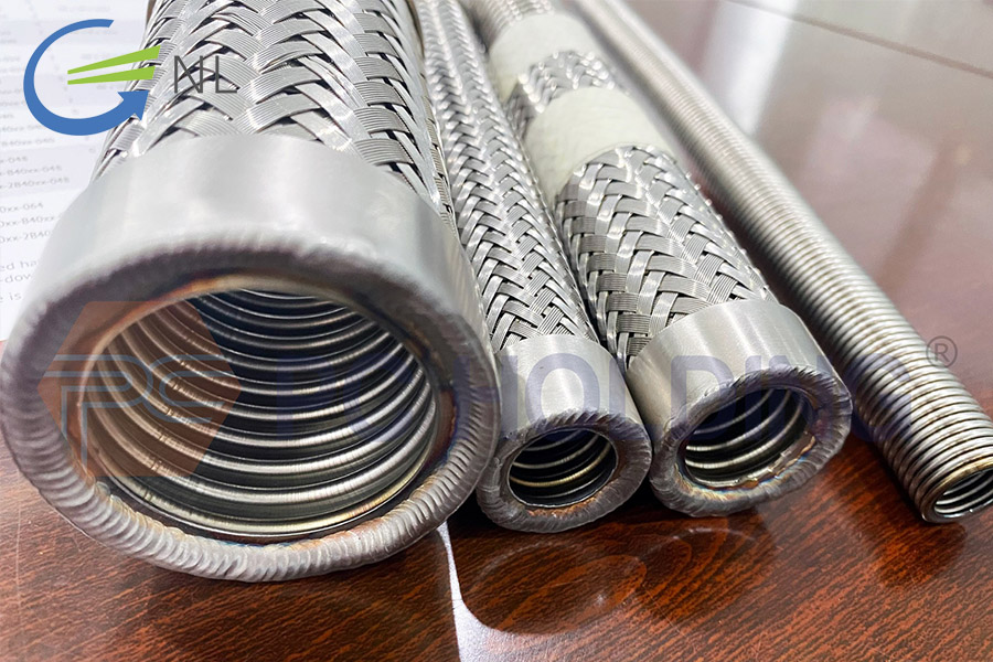 tai-sao-nen-chon-ong-ruot-ga-inox-cho-he-thong-dien-2