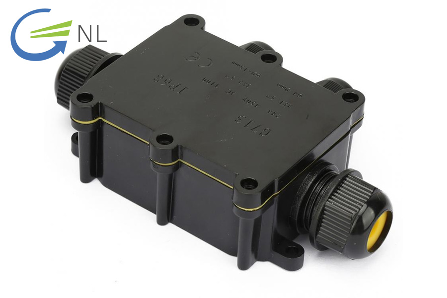 ung-dung-cua-hop-noi-cap-dau-cuoi-mot-chieu-co-nap-che