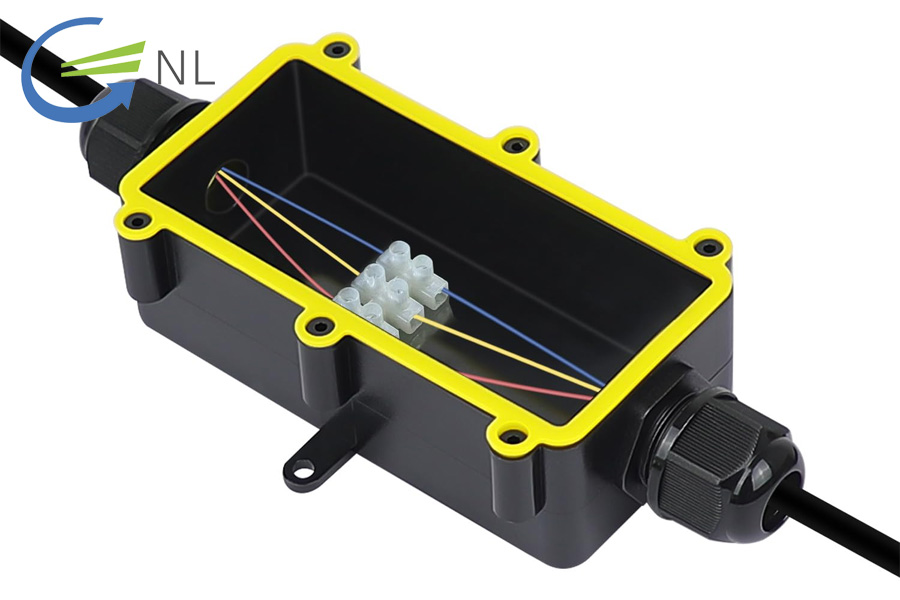 ung-dung-cua-hop-noi-cap-thang-hai-chieu-co-nap-che