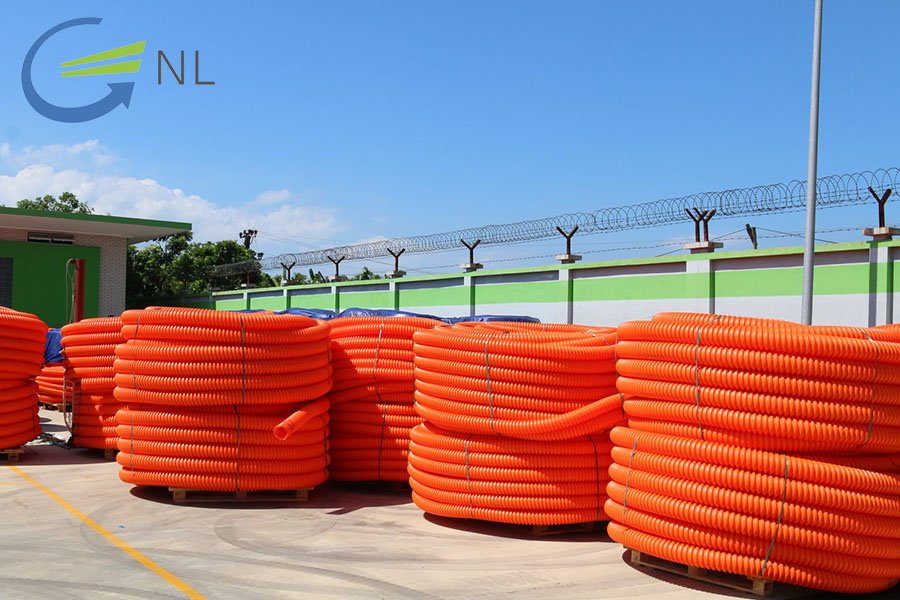 ong-luon-day-dien-ngoai-troi-1